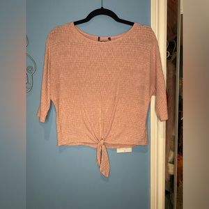 Woman’s three-quarter length sleeve shirt